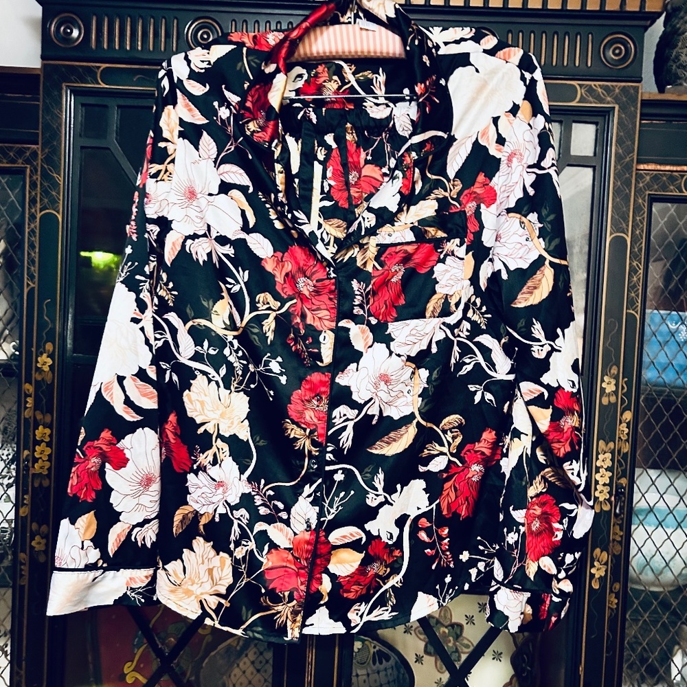 2 Piece Stars Above Dark Floral Silky Pajama Set Shorts & Long Sleeve Top SZ XS